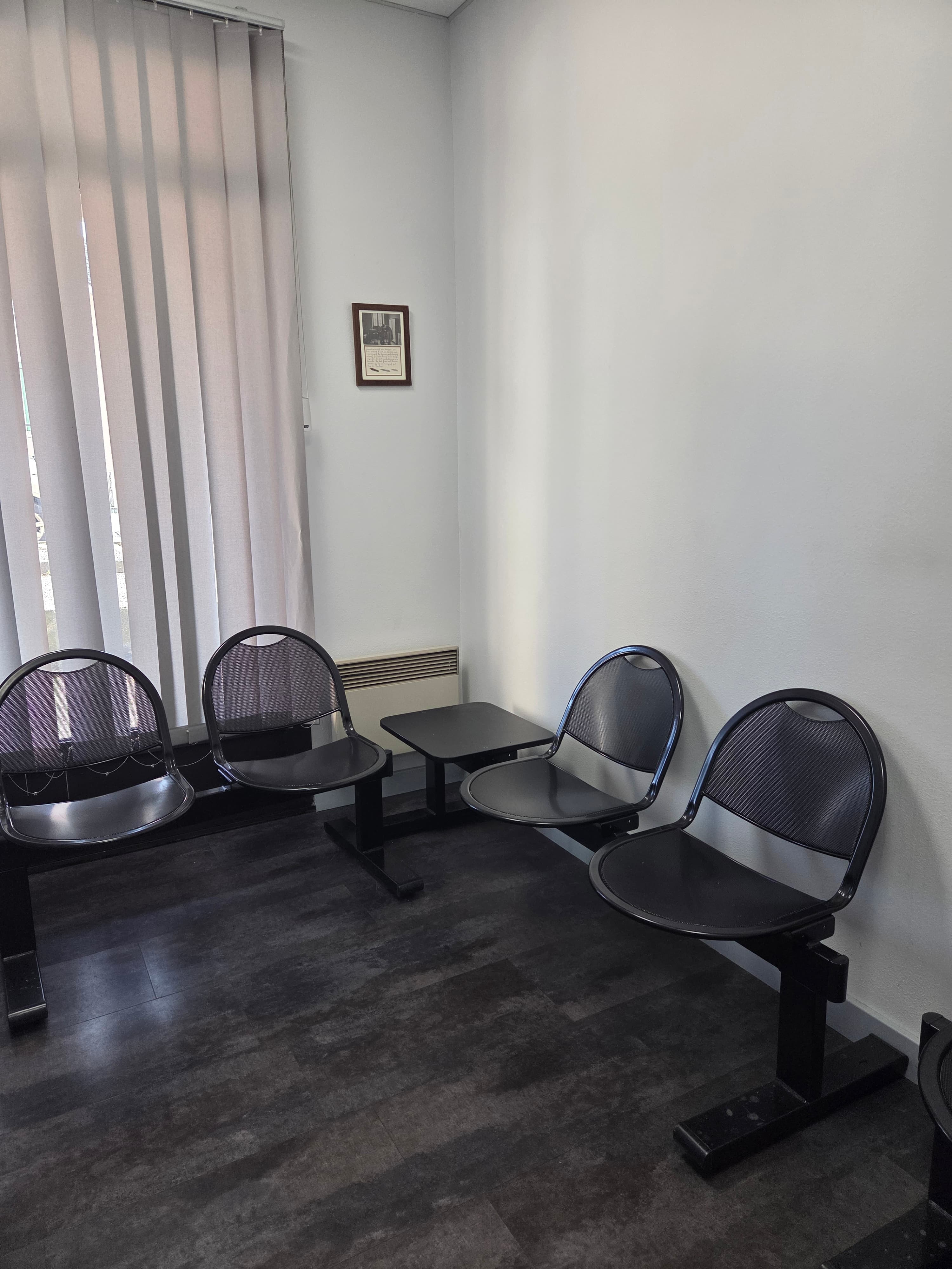 Photo salle d'attente Cabinet dentaite.jpg